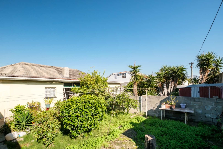 5 Bedroom Property for Sale in Wynberg Western Cape